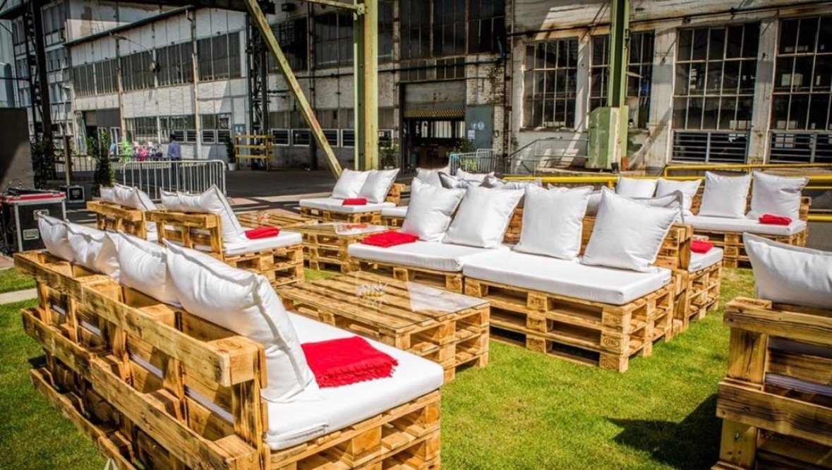 Pallet seats for parties,weddings,birthdays